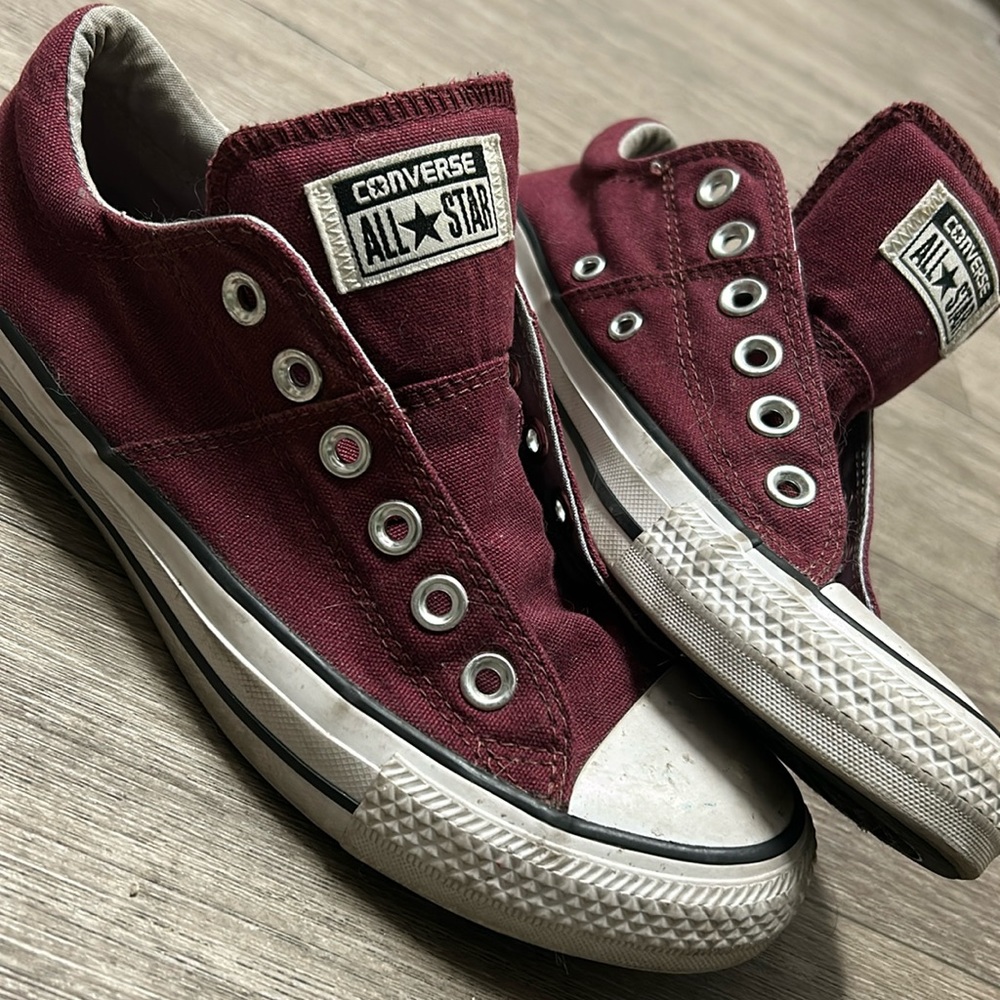 Converse size 7